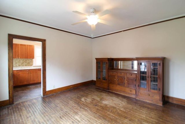 811 G Avenue, Grundy Center, IA 50638