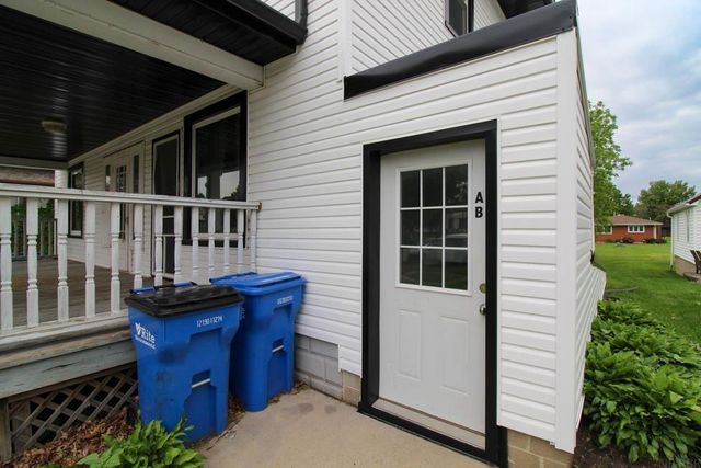 811 G Avenue, Grundy Center, IA 50638