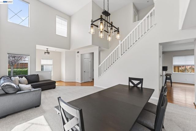 1360 Toulon Ct, Livermore, CA 94551