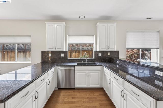 1360 Toulon Ct, Livermore, CA 94551