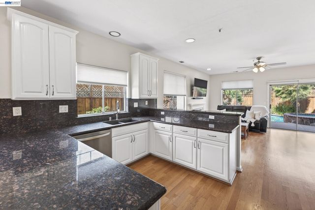 1360 Toulon Ct, Livermore, CA 94551