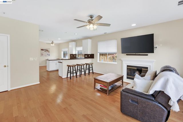 1360 Toulon Ct, Livermore, CA 94551