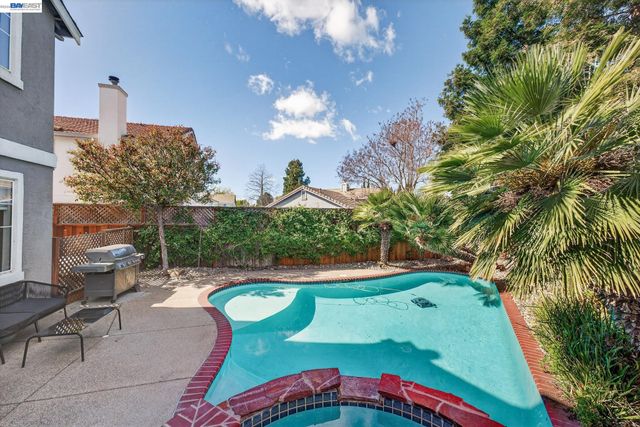 1360 Toulon Ct, Livermore, CA 94551