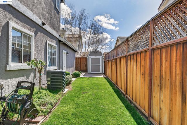 1360 Toulon Ct, Livermore, CA 94551