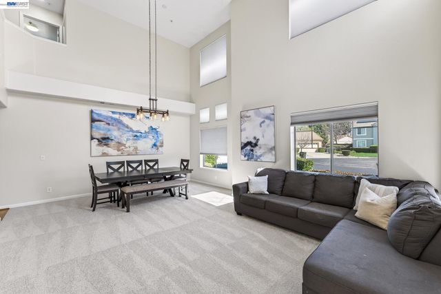 1360 Toulon Ct, Livermore, CA 94551