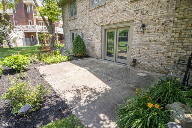 4610 Fox Moor Place, Greenwood, IN 46143