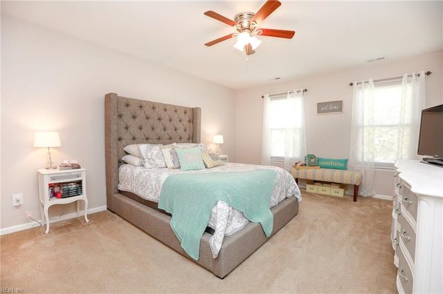 3905 Morning Light LN, Virginia Beach, VA 23456