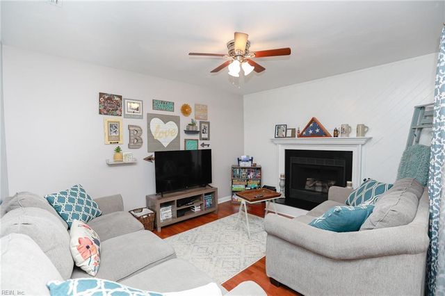 3905 Morning Light LN, Virginia Beach, VA 23456