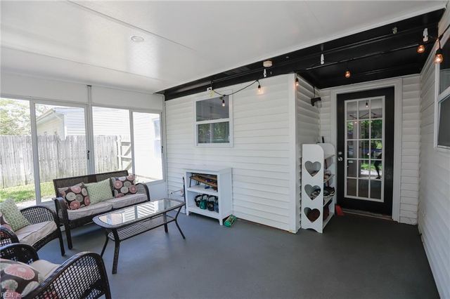 3905 Morning Light LN, Virginia Beach, VA 23456