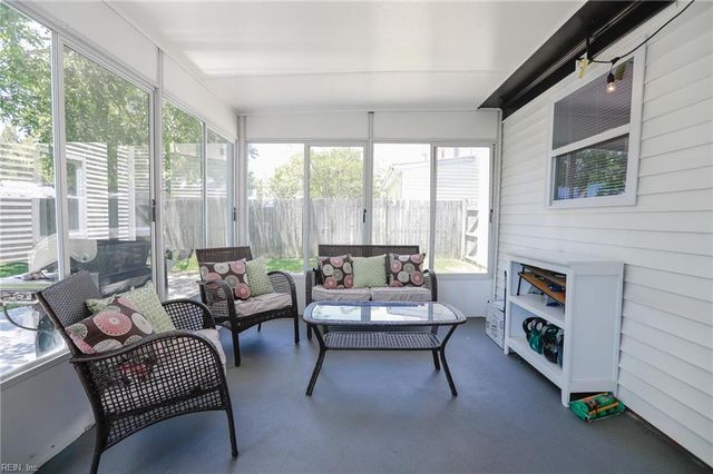 3905 Morning Light LN, Virginia Beach, VA 23456