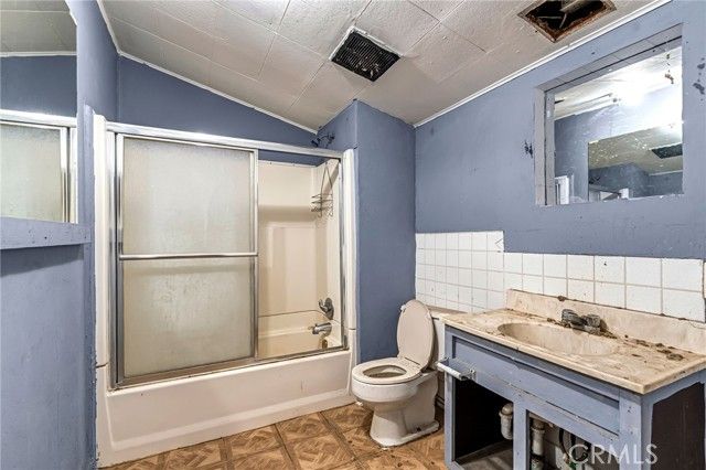 760 Sunnyside, Clovis, CA 93611