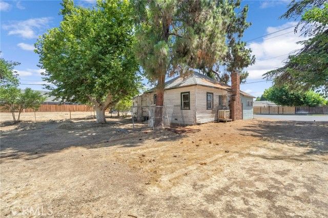 760 Sunnyside, Clovis, CA 93611