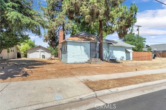 760 Sunnyside, Clovis, CA 93611