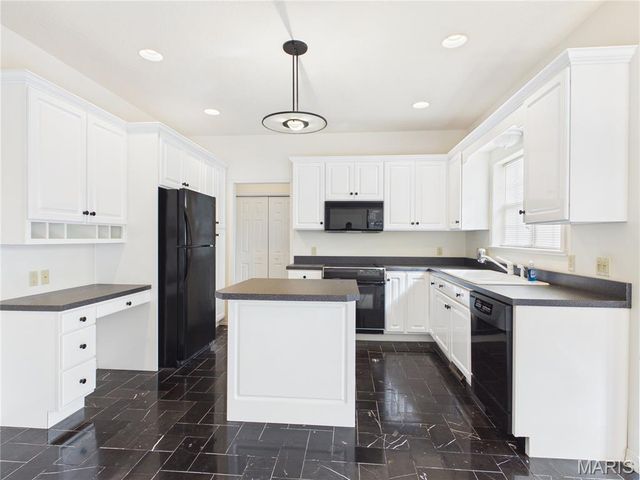 2566 Stone Ridge Drive, Poplar Bluff, MO 63901