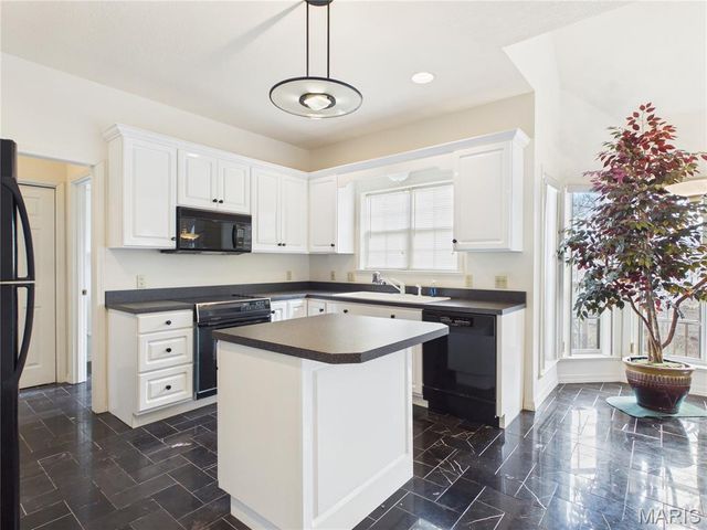 2566 Stone Ridge Drive, Poplar Bluff, MO 63901