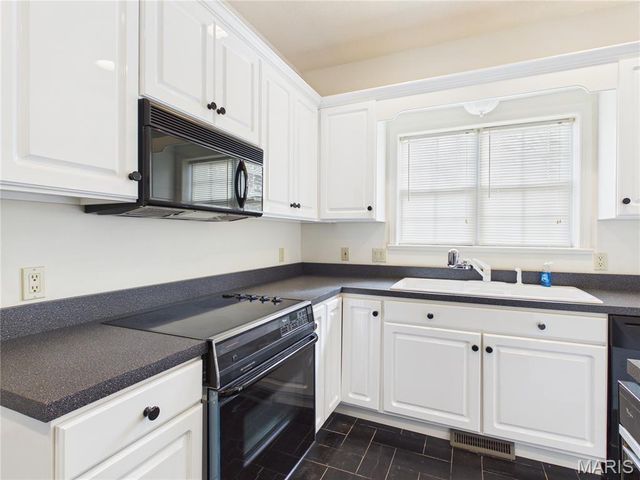 2566 Stone Ridge Drive, Poplar Bluff, MO 63901