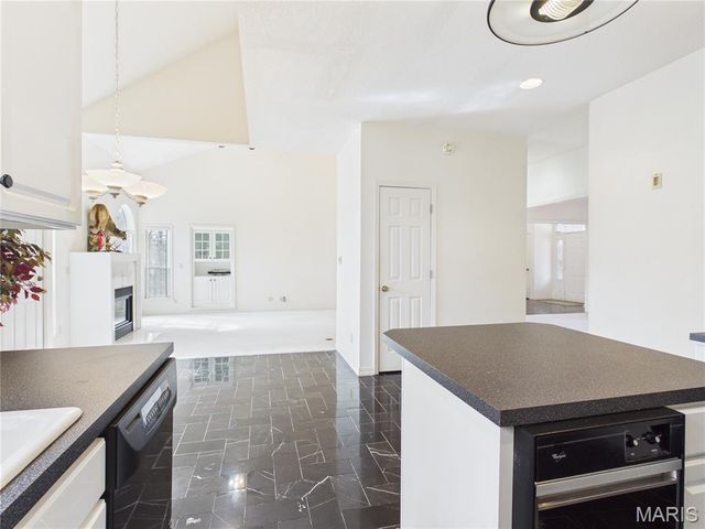 2566 Stone Ridge Drive, Poplar Bluff, MO 63901