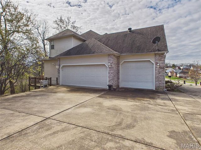 2566 Stone Ridge Drive, Poplar Bluff, MO 63901