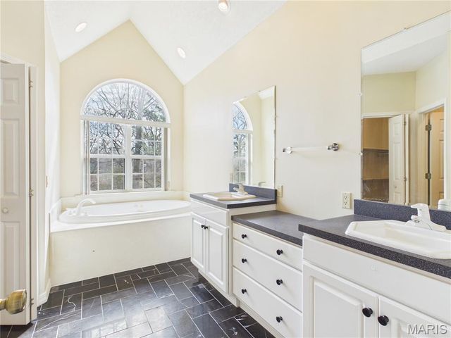 2566 Stone Ridge Drive, Poplar Bluff, MO 63901