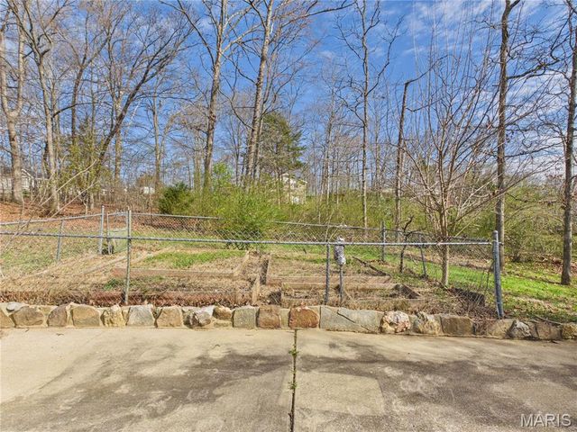 2566 Stone Ridge Drive, Poplar Bluff, MO 63901