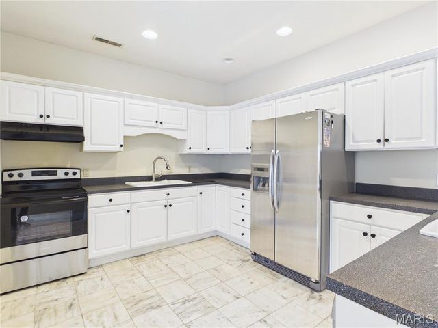 2566 Stone Ridge Drive, Poplar Bluff, MO 63901