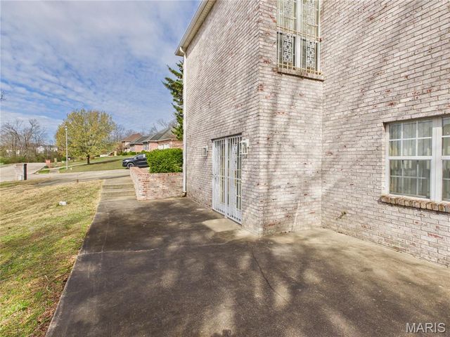 2566 Stone Ridge Drive, Poplar Bluff, MO 63901