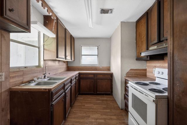 2889 County Road 702, Brazoria, TX 77422