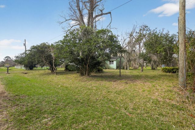 2889 County Road 702, Brazoria, TX 77422