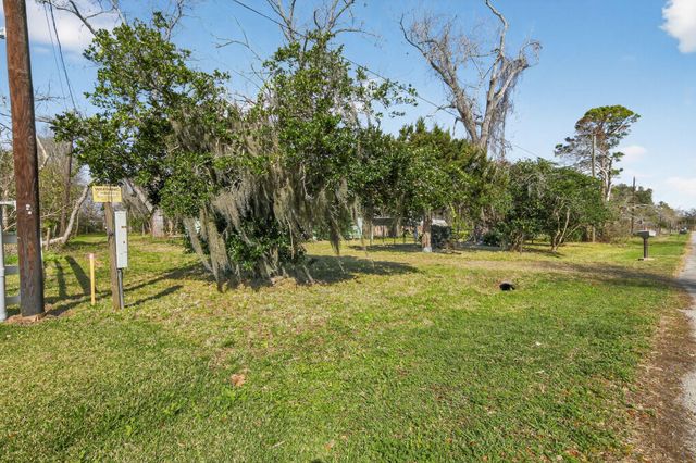 2889 County Road 702, Brazoria, TX 77422