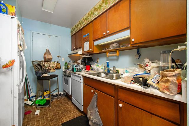 7200 SUNSHINE SKYWAY LANE S 2A, St Petersburg, FL 33711