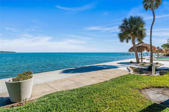 7200 SUNSHINE SKYWAY LANE S 2A, St Petersburg, FL 33711