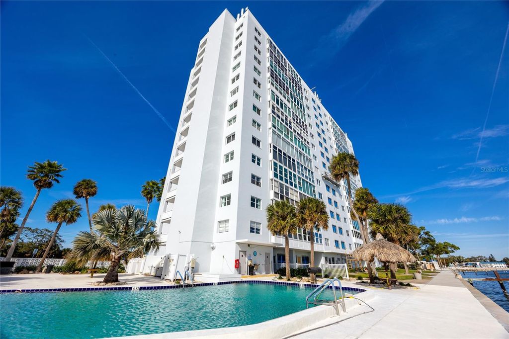 Image 36 of property listing at 7200 SUNSHINE SKYWAY LANE S 2A, St Petersburg, FL 33711