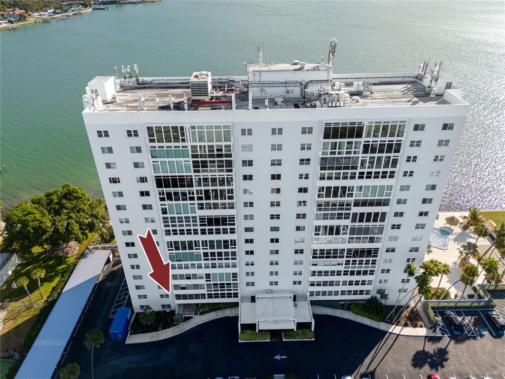 Image 39 of property listing at 7200 SUNSHINE SKYWAY LANE S 2A, St Petersburg, FL 33711