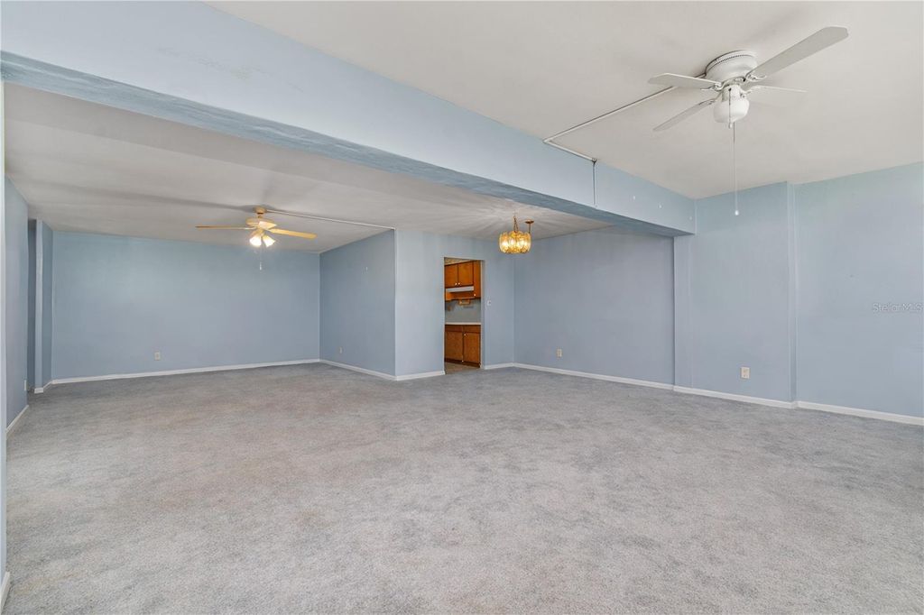 Image 10 of property listing at 7200 SUNSHINE SKYWAY LANE S 2A, St Petersburg, FL 33711