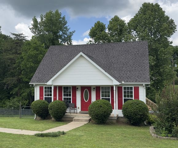 1000 Corlew Ln, White Bluff, TN 37187