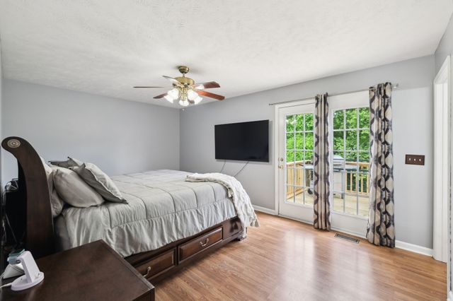 1000 Corlew Ln, White Bluff, TN 37187