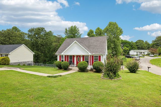 1000 Corlew Ln, White Bluff, TN 37187