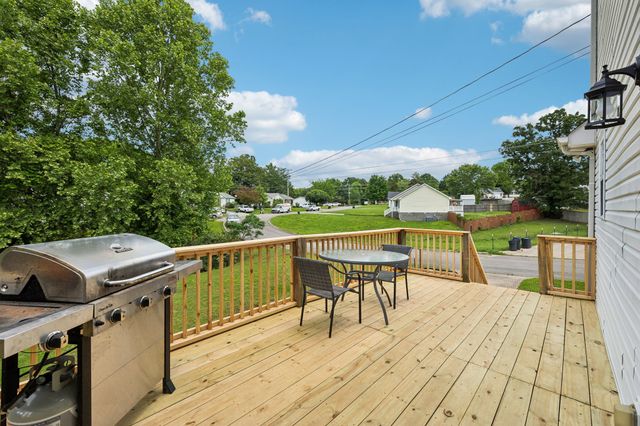 1000 Corlew Ln, White Bluff, TN 37187