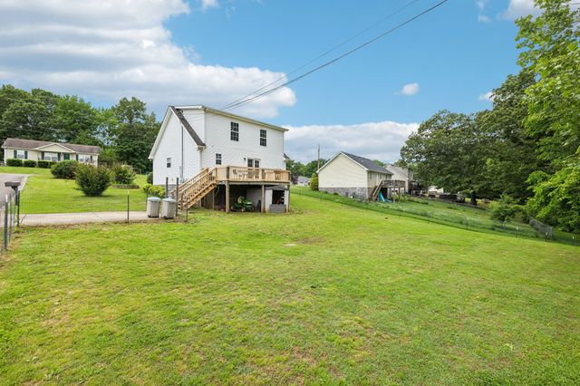 1000 Corlew Ln, White Bluff, TN 37187