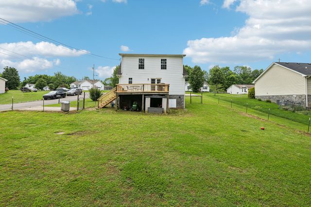 1000 Corlew Ln, White Bluff, TN 37187