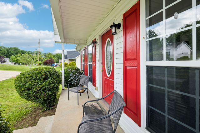 1000 Corlew Ln, White Bluff, TN 37187