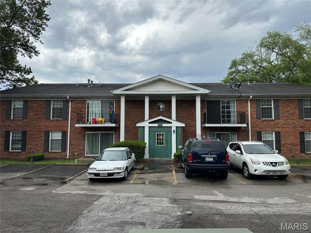 452 Chapel Ridge Drive H, Hazelwood, MO 63042