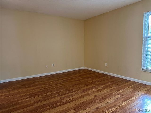 452 Chapel Ridge Drive H, Hazelwood, MO 63042