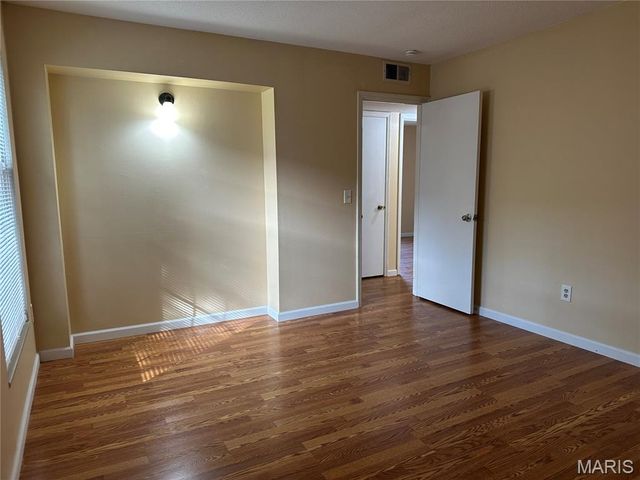 452 Chapel Ridge Drive H, Hazelwood, MO 63042