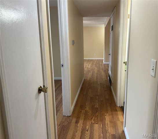 452 Chapel Ridge Drive H, Hazelwood, MO 63042