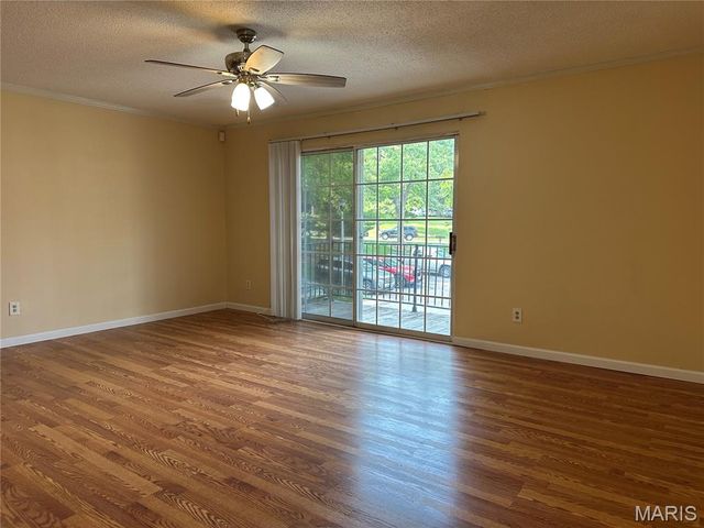 452 Chapel Ridge Drive H, Hazelwood, MO 63042