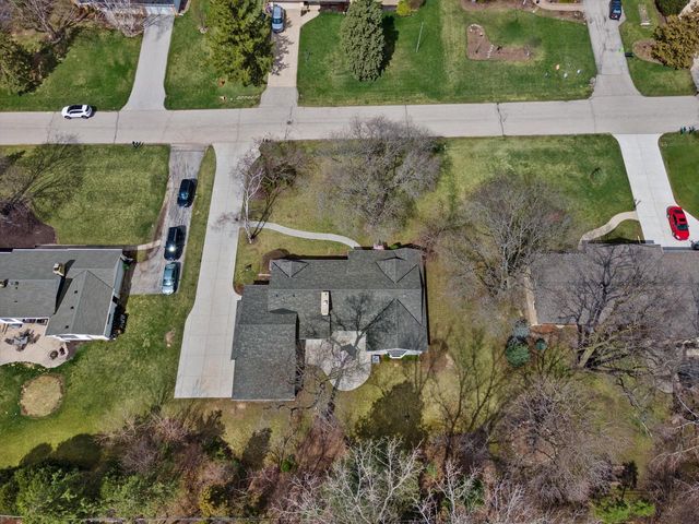 17505 Azure LANE, Brookfield, WI 53045