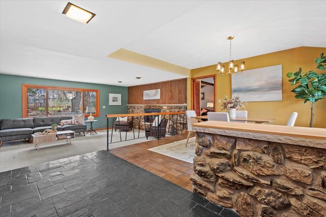 17505 Azure LANE, Brookfield, WI 53045