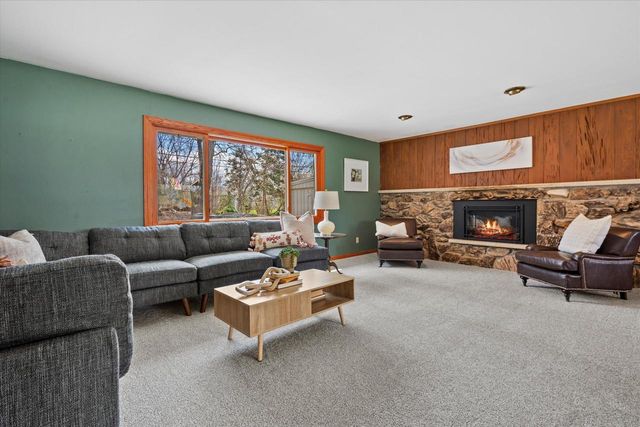17505 Azure LANE, Brookfield, WI 53045
