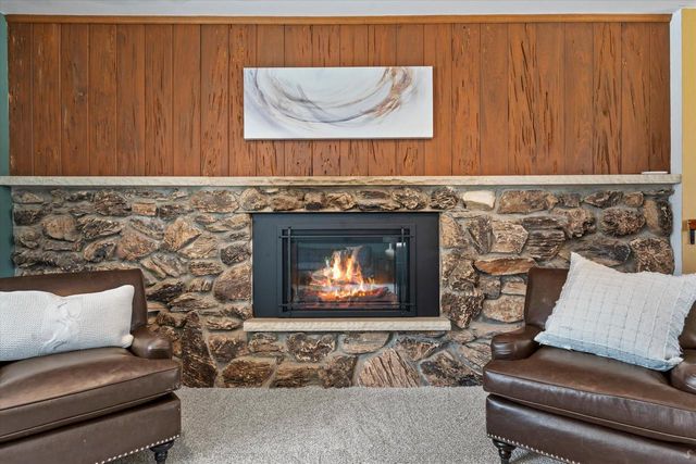 17505 Azure LANE, Brookfield, WI 53045